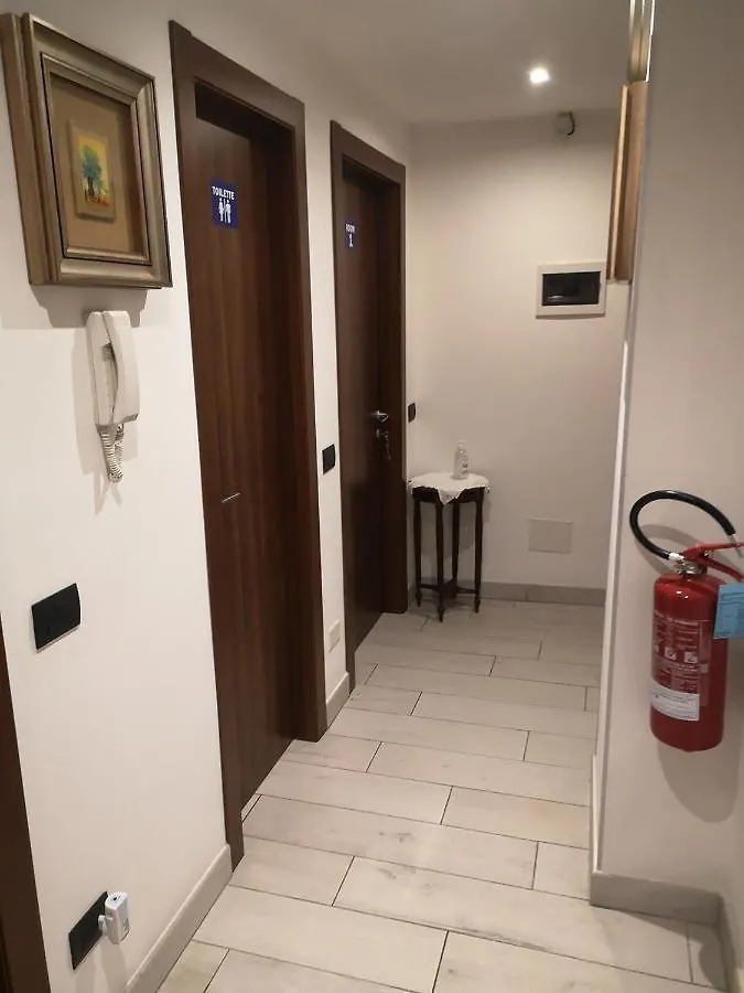 Affittacamere Simple Room Ca Granda M5 Italia