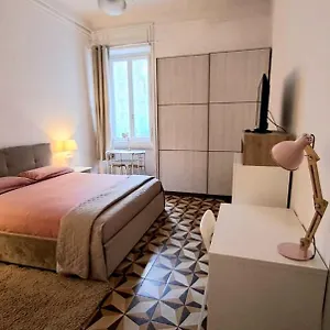  Bed & Breakfast Frida's House